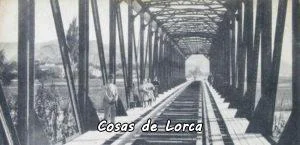 posando-en-el-puente-de-hierro