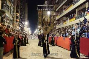 Paso negro en procesion