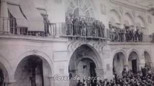 AYUNTAMIENTO REPLETO GENTE