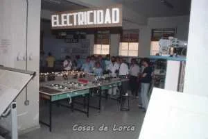 ESCUELA DE MAESTRIA ELECTRICIDAD
