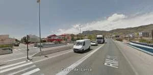 COLAS DE TRAFICO EN BARRIO SAN ANTONIO