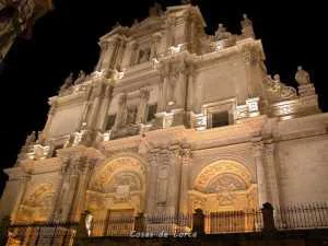 FACHADA SAN PATRICIO DE NOCHE