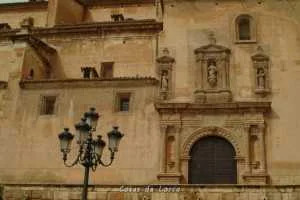 PUERTA LATERAL DEL CARRERON