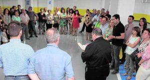 Las 32 familias del edificio Puente Viejo celebran la vuelta a sus casas