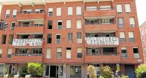 Los afectados por los terremotos denuncian impagos de los alquileres