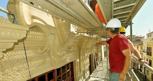Recuperan la fachada del único edificio modernista de la ciudad