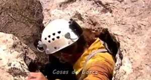 Un geólogo y dos bomberos bajan a la sima más caliente del mundo