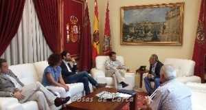 El empresario de origen lorquino Juan Perán del grupo PIKOLINOS, dona a Lorca 90.000€