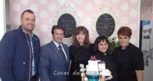 Las emprendedoras de »Señor Pastel» premiadas por haber sido elegidas como mejor proveedor de tartas de boda por Bodas.net
