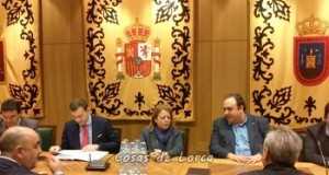 La consejería de educación garantiza las titulaciones actuales en el campus de Lorca pero no aclara el futuro.