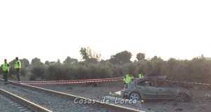 Una persona ha fallecido al ser arrollado su turismo por el tren en un paso a nivel de Lorca.