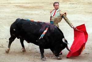 PEPIN JIMENEZ MIRANDO AL TENDIDO