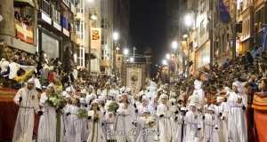 El Paso Blanco pone a la venta los asientos para los desfiles. y comida benéfica del Cristo de Medinaceli-