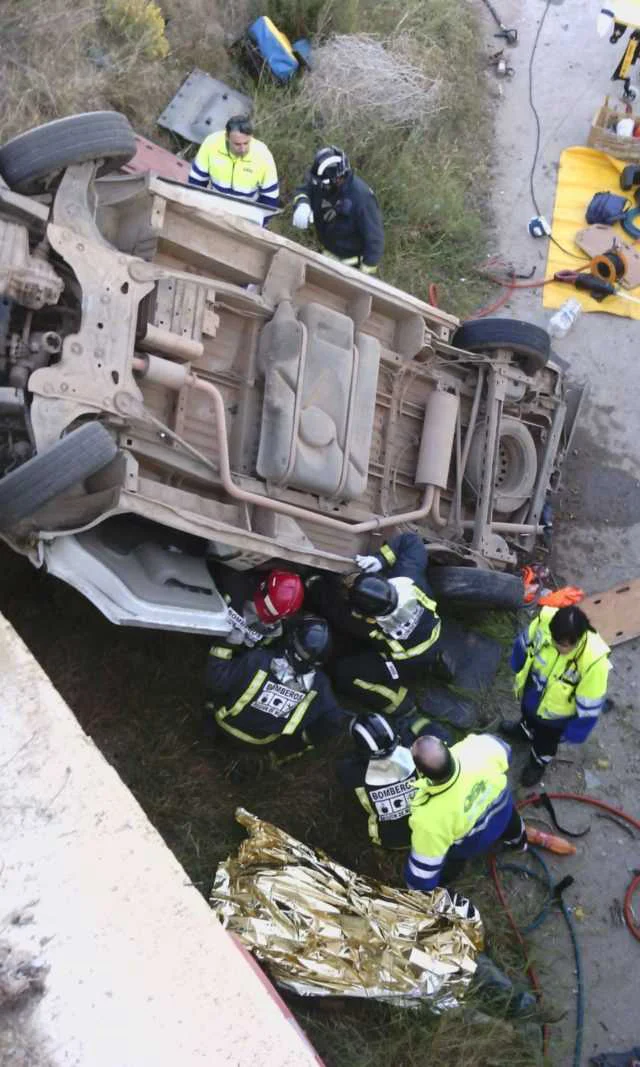 112RM ACCIDENTE FURGONETA AUTOVIA AGUILAS