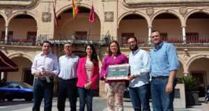 Han sido recaudados casi 2.300 euros por la VI edición de la carrera popular »Corre x Lorca» que irán a la Mesa Solidaria para ayudar a los afectados por las catástrofes de 2011 y 2012