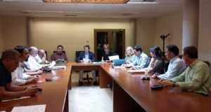La Comisión Especial para la Conciliación de Granjas de Porcino y Viviendas en la Huerta inicia su actividad recogiendo las propuestas de los grupos políticos municipales