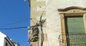 SE NOS CRUZARON LOS CABLES por Antonio de Cayetano