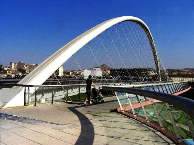 PASARELA MANTEROLA AHORA PASEO ALCALDE MIGUEL NAVARRO