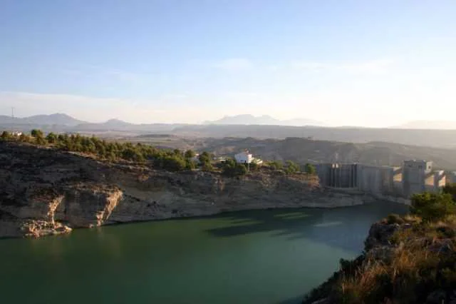 IMAGEN PANTANO DE PUENTES