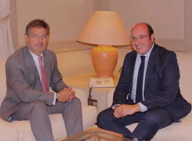 REUNION MINISTRO Y PEDRO ANTONIO SANCHEZ PARA LLEGADA AVE A MURCIA