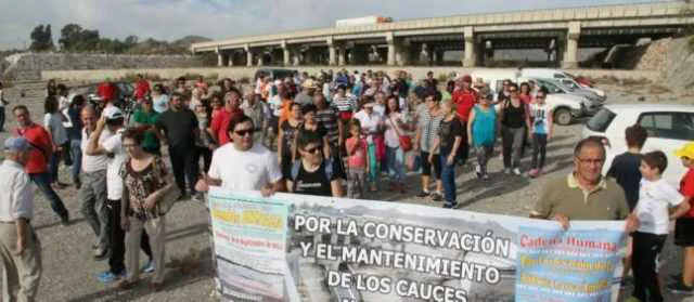 MANIFESTACION CONTRA RIADAS RAMBLA BEJAR