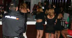 Detenidas las dos encargadas de un club de alterne por prostituir a ocho mujeres –