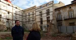 El Ayuntamiento asegura las fachadas de la parcela que albergará el Palacio de Justicia para garantizar su estabilidad y preservar sus elementos con protección cultural.