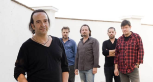 El concierto de »Los Secretos» que se iba a realizar en Plaza de España cambia su ubicación al pabellón cubierto del Huerto de la Rueda ante la previsión de lluvia.