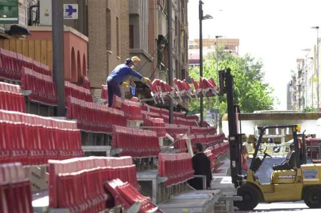 pide explicaciones al equipo de gobierno sobre el montaje de las tribunas de Semana Santa