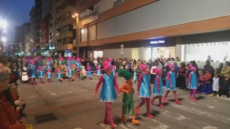 El desfile de carnaval lorquino llenó de música y color el centro de Lorca. 29