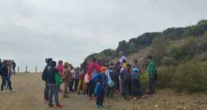 La Concejalía de Medio Ambiente realiza una campaña de plantación de especies autóctonas en la Cala de Calnegre con la participación de los colegios de Ramonete y Morata.
