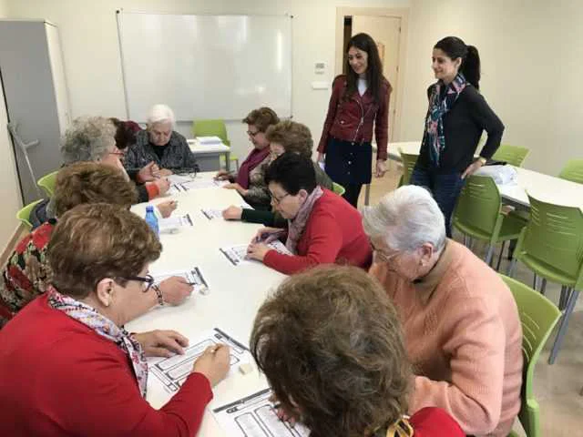 La Concejalía del Mayor amplía a 26 los cursos gratuitos de estimulación cognitiva, nuevas tecnologías y área artística de los que se benefician más de 300 mayores del municipio
