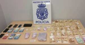 La Policía Nacional desarticula un grupo criminal y detiene a ocho personas por tráfico de sustancias estupefacientes.