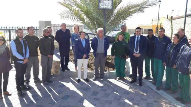 Una quincena de parados lorquinos del Programa Mixto de Empleo y Formación ''Las Alamedas'' se forman en el sector de la construcción rehabilitando la plaza de San Juan