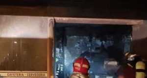 25 personas atendidas tras el incendio del bar las Columnas en Plaza de la Constitución.