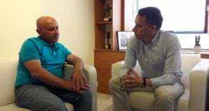 El Alcalde mantiene una ronda de reuniones de trabajo con los portavoces de los grupos políticos municipales .