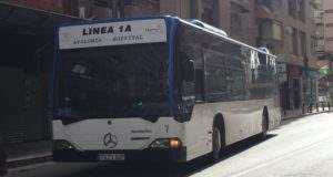 El Ayuntamiento quiere recuperar las concesiones del transporte urbano con pedanías para mejorar el servicio.