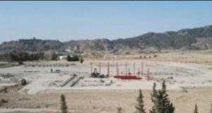 Empiezan a levantar el nuevo matadero de La Comarca en los terrenos de la antigua fábrica de cemento.
