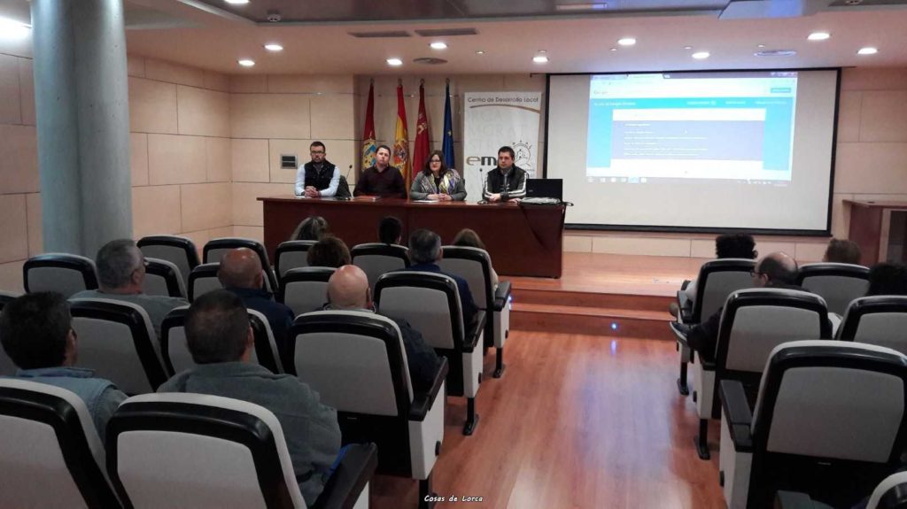 21 desempleados lorquinos de larga duración comienzan a trabajar en el Ayuntamiento