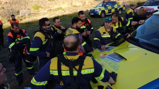 13 voluntarios del Servicio Municipal de Emergencias y Protección Civil participan en la búsqueda de Gabriel Cruz, el niño desaparecido el pasado martes en Níjar (Almería)