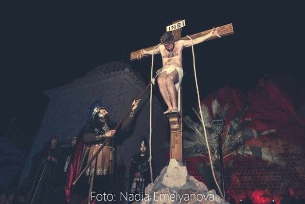 El Paso Morado dió vida al Viacrucis representando desde la Última Cena hasta la crucifixión en el Calvario. 65
