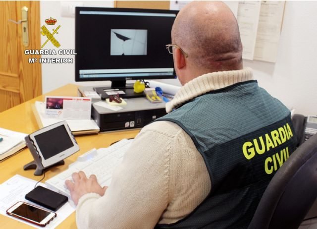 La Guardia Civil detiene a una persona por la difusión de vídeos íntimos de su expareja. Cosas de Lorca