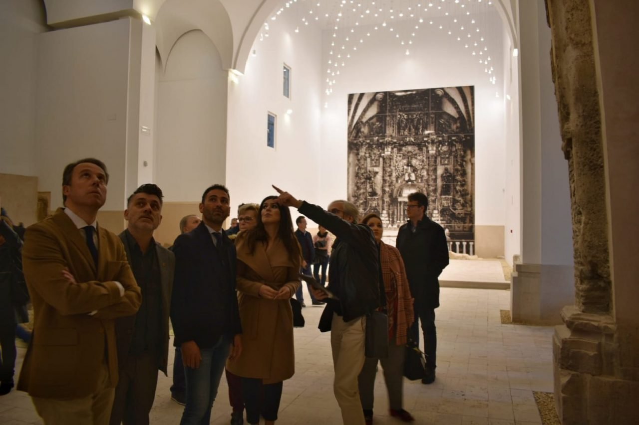 El Alcalde y la Consejera de Cultura visitan las obras de rehabilitación de la iglesia de San Pedro en la que se han invertido más de 550.000 euros 5