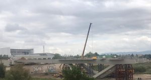 El PP se congratula de que las obras del tramo 2 de la ronda hayan superado el 50% con la instalación de todas las vigas del nuevo puente sobre el Guadalentín