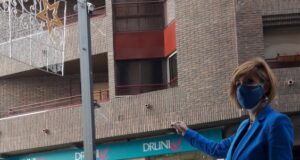 Diego José Mateos acumula año y medio de retraso para poner en marcha las cámaras de seguridad en las calles, pero se gasta 800.000€ en comprar coches