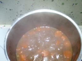 Iniciamos la dieta del confinamiento con una sabrosa ternera en salsa murciana