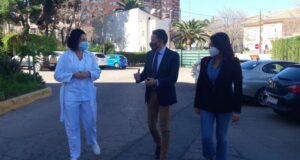 Fulgencio Gil: «los trabajadores de las residencias de personas mayores de Lorca constituyen un ejemplo de auténtica heroicidad en la lucha contra el Covid»