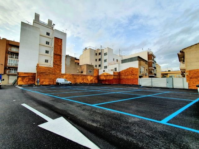 El Ayuntamiento de Lorca pone a disposición de los ciudadanos y ciudadanas el aparcamiento provisional en la Avenida Santa Clara con capacidad para 42 vehículos 5