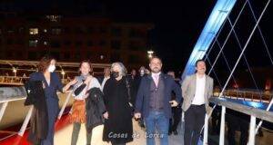 La Pasarela Alcalde Miguel Navarro estrena sistema de iluminación con un espectáculo de luces preparado para la ocasión
