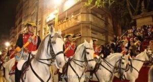 El Escuadrón de Caballería de la Guardia Civil retoma su participación en las procesiones de España escoltando en Lorca a la Virgen de los Dolores.